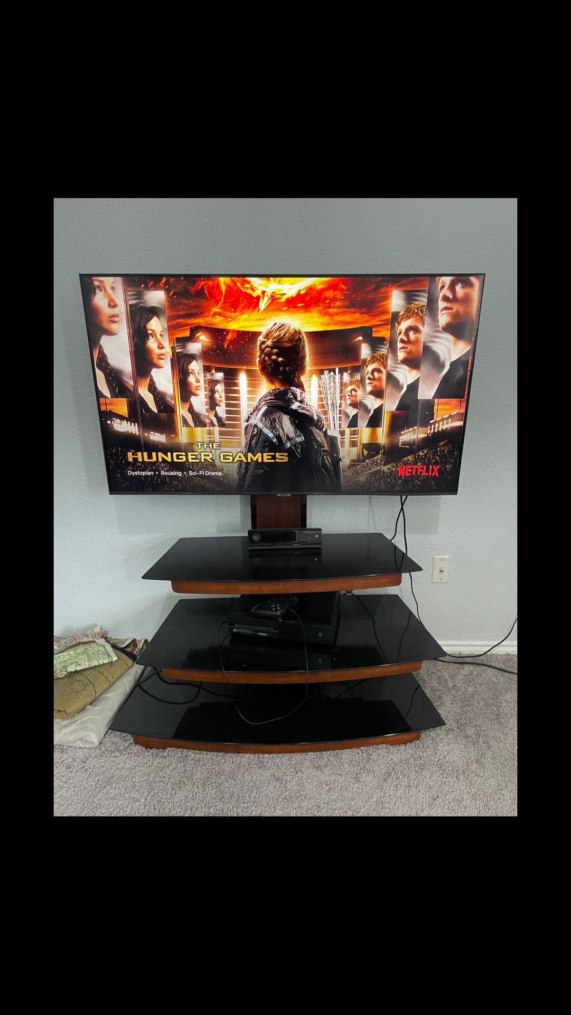 50’’ SAMSUNG SMART TV WITH STAND