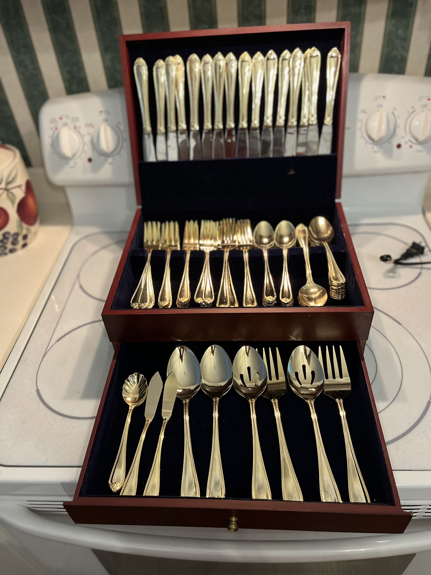 Hampton Silversmith Stainless China Set