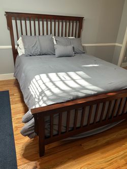Queen size bed