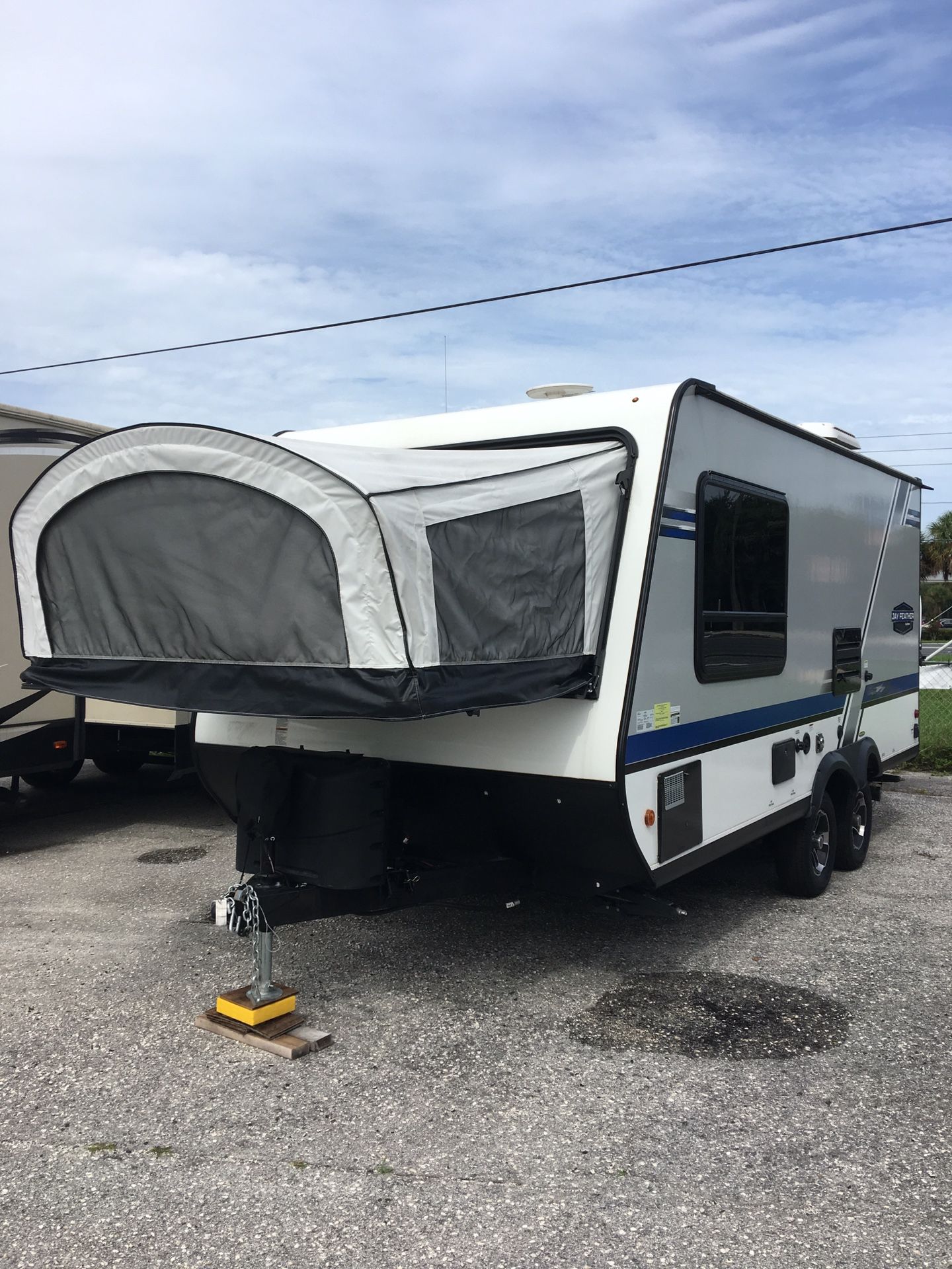 2019 Jayco jayfeather X19H like new