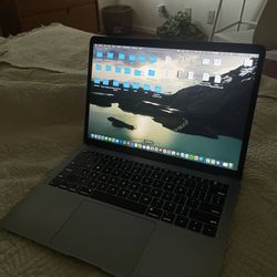 2018 MacBook Air – 256GB SSD – Great Condition