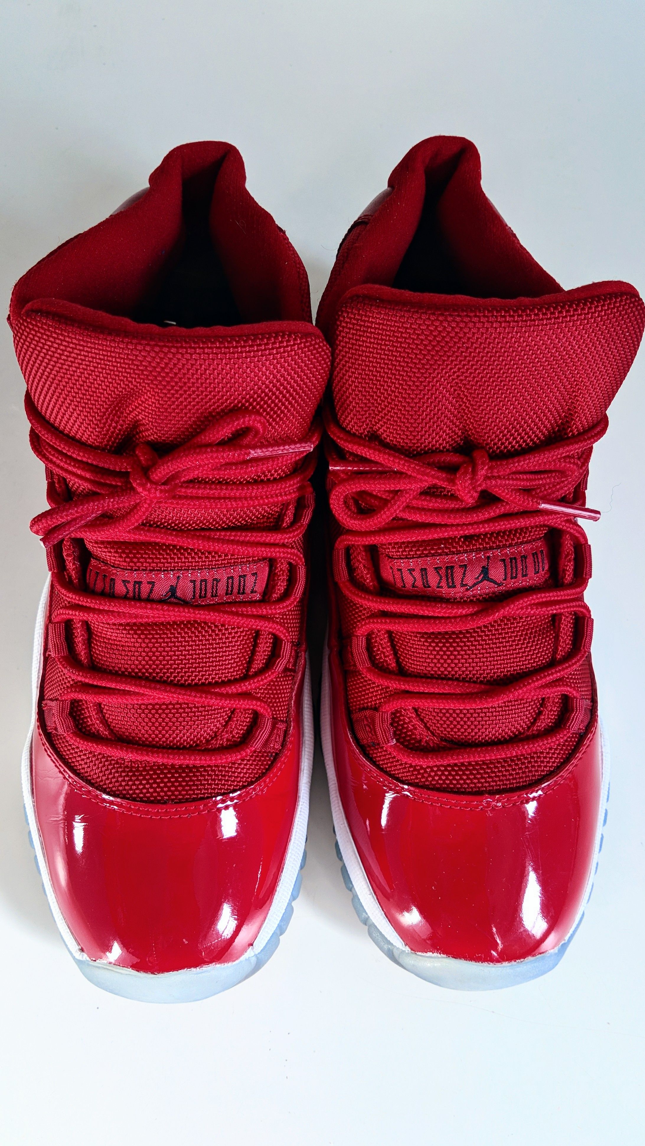 Size 6y nike air jordan 11 retro cherry red 11s for Sale in Anaheim, CA