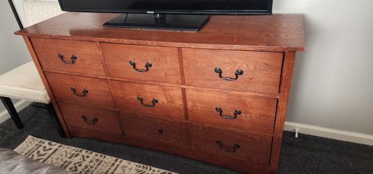 Dresser
