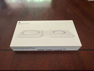 Apple MagSafe Duo Charger