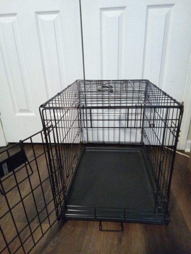 π Dog Crate...Barely Used