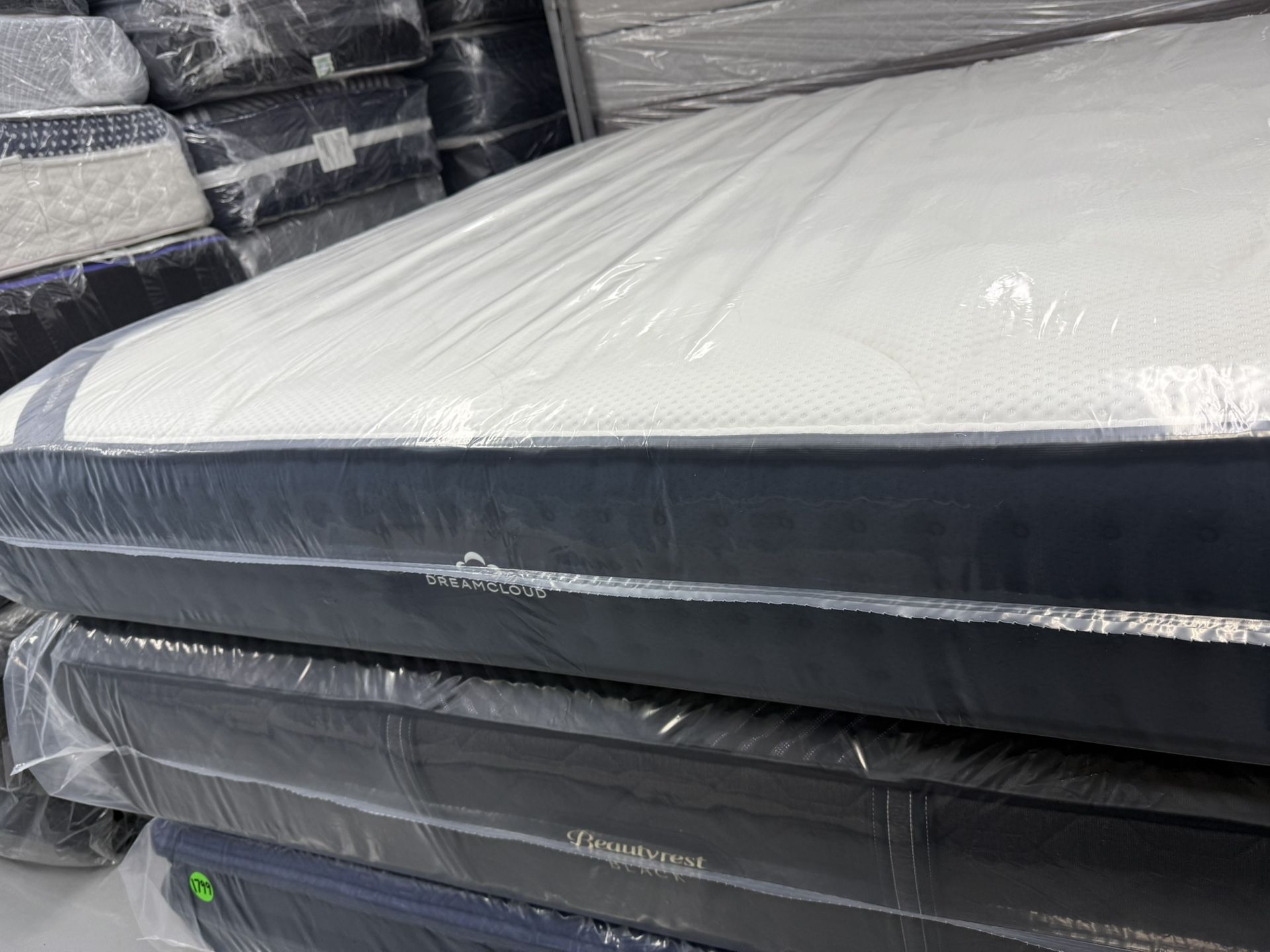 KING SIZE DREAMCLOUD MATTRESS & BOX SPRINGS BED SET