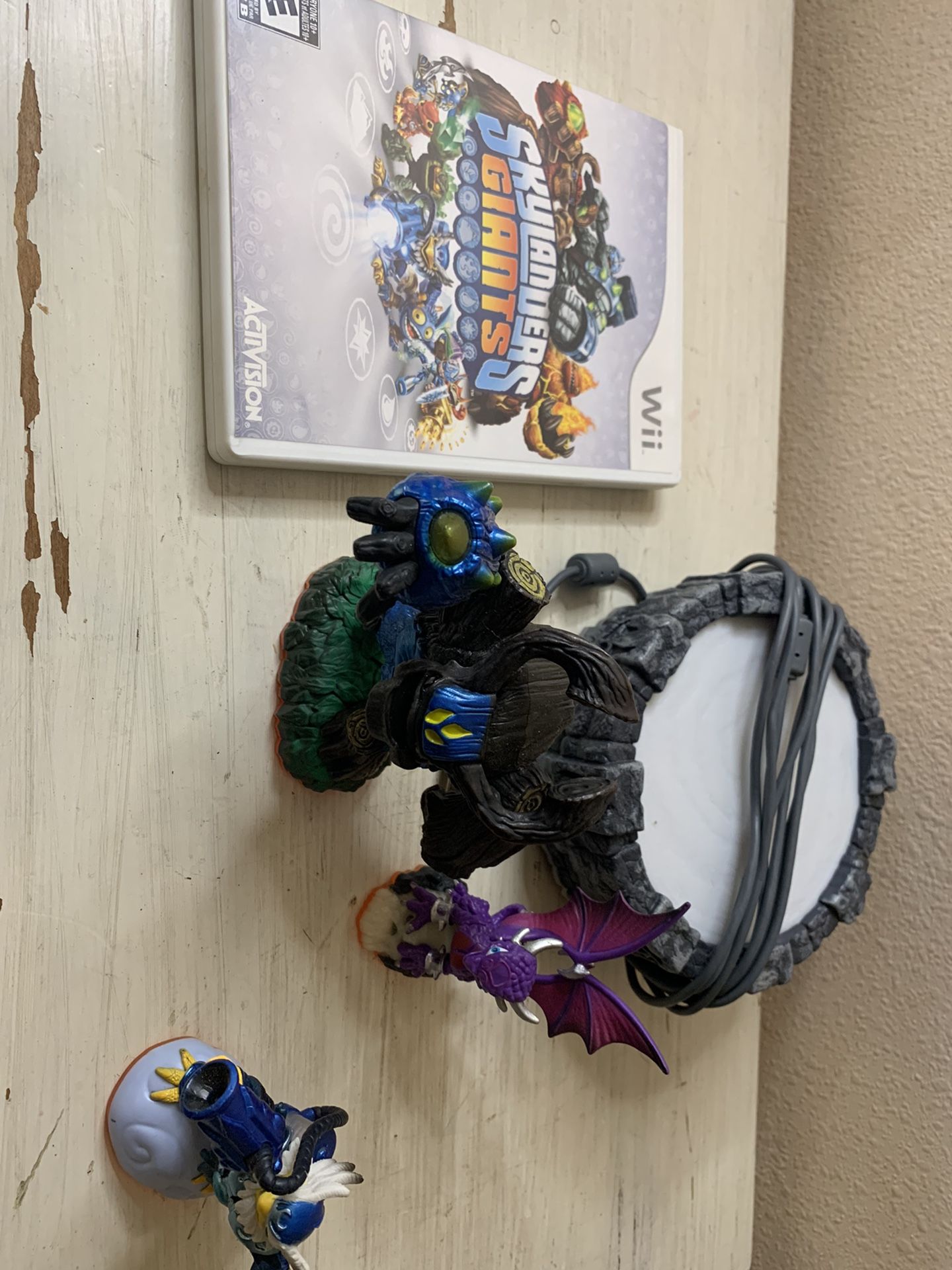 Skylanders Giants Video Game For The Wii Including Game Portal And 3 Characters
