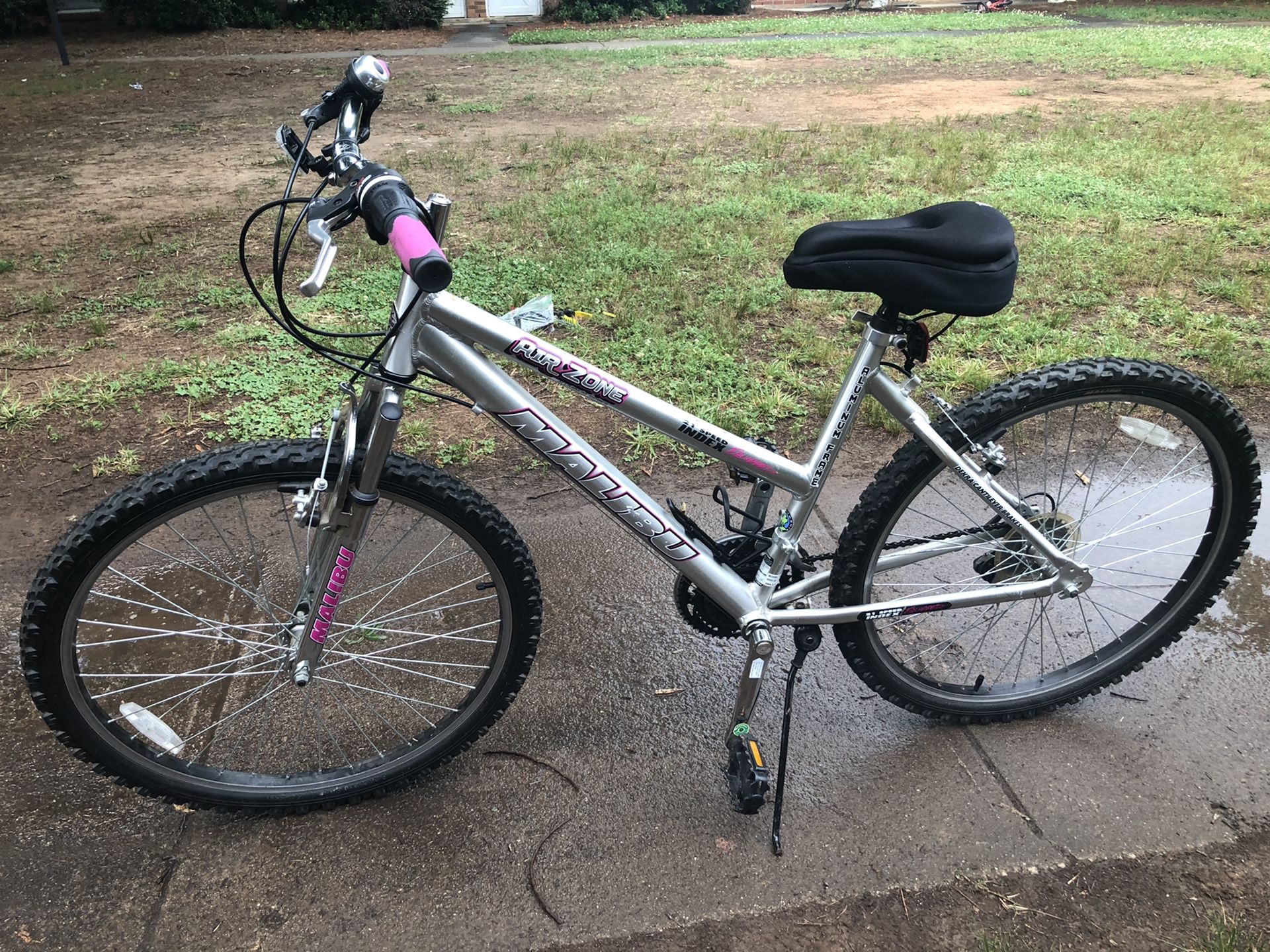 Women’s Bike - Malibu Air Zone, 21 Speed, Aluminum Frame, Rims 26”, Dekra CantiLever Brakes.