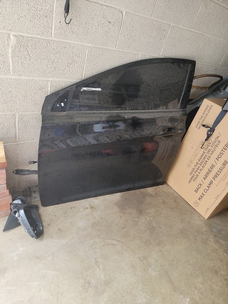 Driver Side Door And Fender 2011-2015
