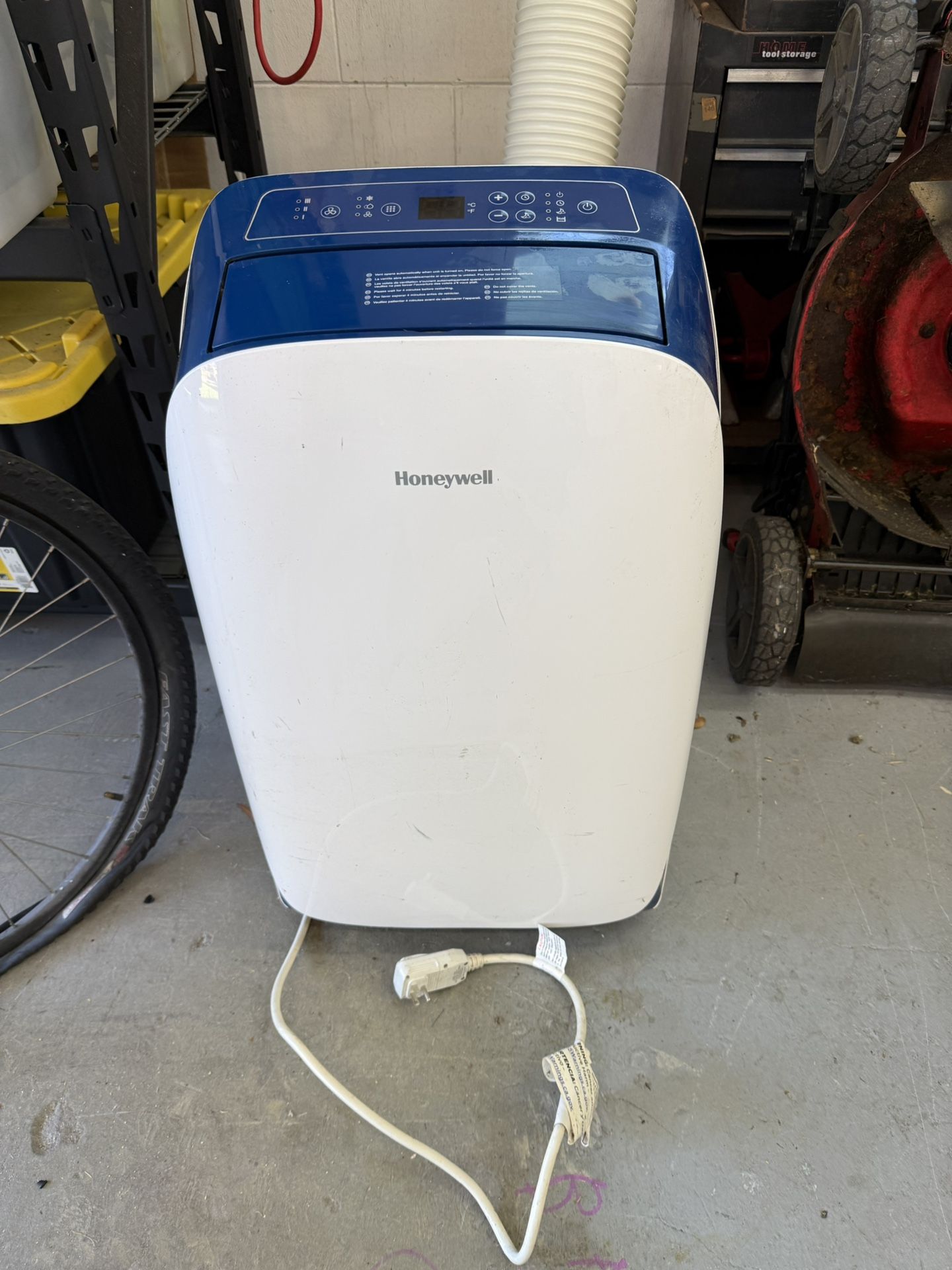 Honeywell 14000 BTU Air Conditioner / Dehumidifier With Window Kit