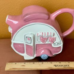 COLLECTIBLE TEAPOT, “CAMP TRAILER” RETRO, VINTAGE, GREAT GIFT (SALE)
