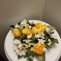 Floral centerpiece 