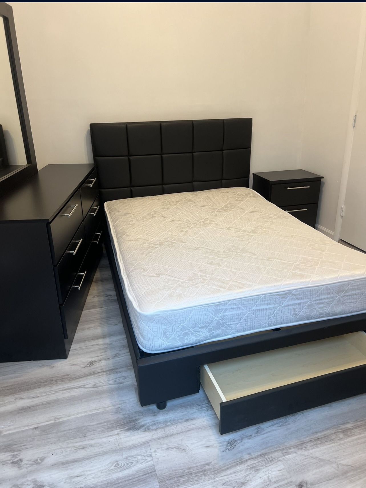 Bedroom Set - Juego De Cuarto