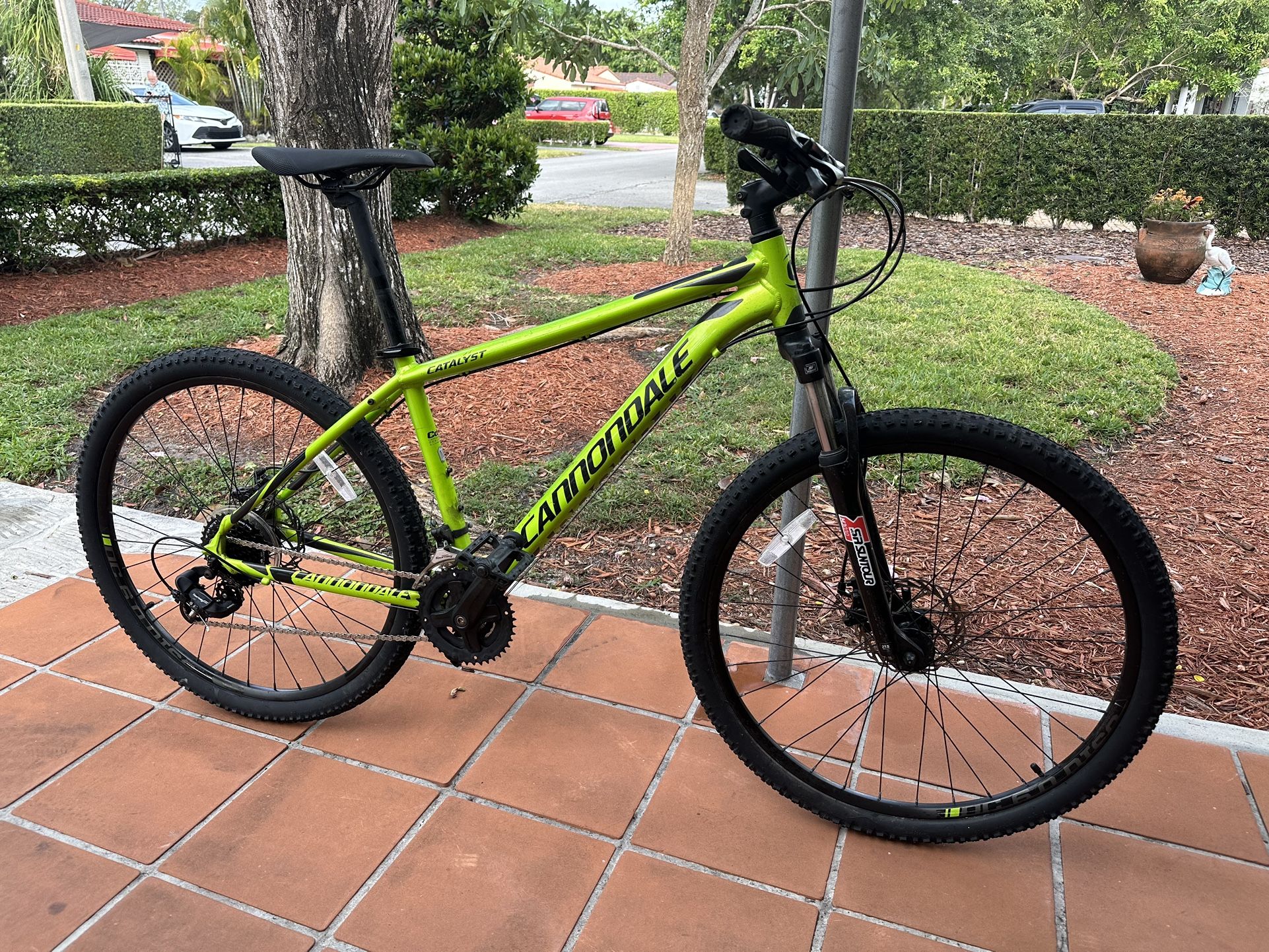Cannondale Catalyst 4 27.5 Mountain Bike for Sale in Miami FL OfferUp