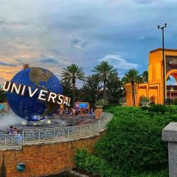 4 Universal Park Hoppers