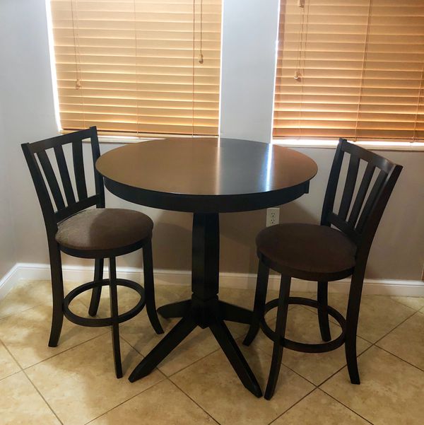 High Top Kitchen Table and two chairs for Sale in Tamarac, FL OfferUp