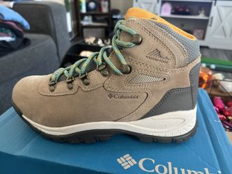 Columbia Women’s Waterproof Hiking Boots Size 7.5