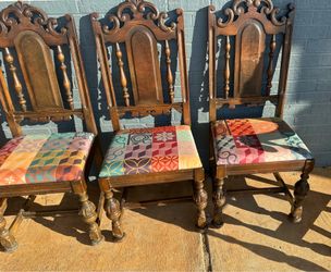 Lot of 6 wooden chairs with cushions