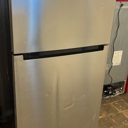 vissani mdtf18ssr 18 cu. ft. top freezer refrigerator