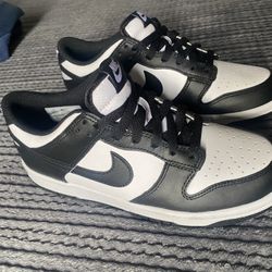 Nike Dunk Low | Black & White Panda | Size: 