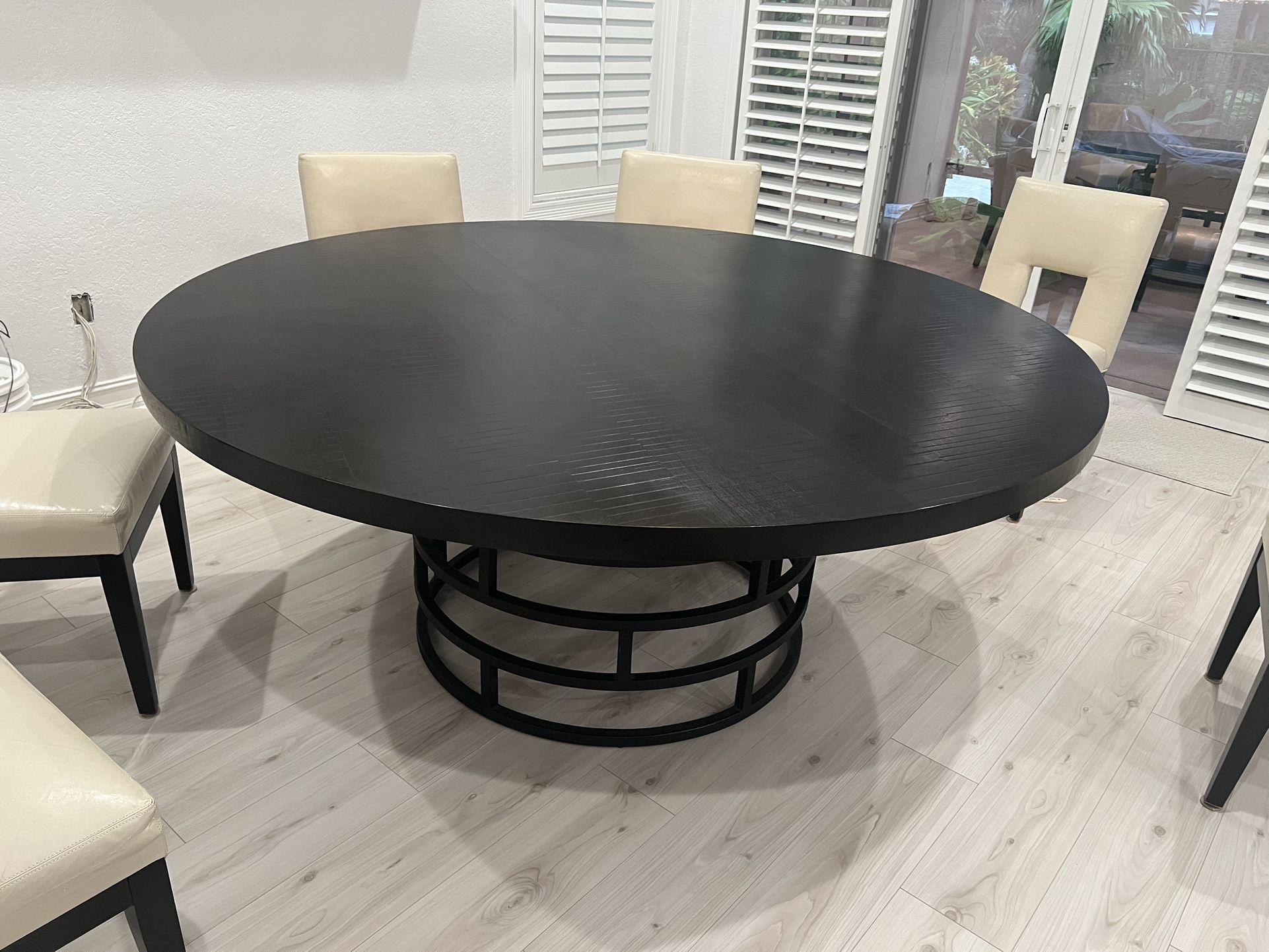 Elegance 72 Round Dining Table