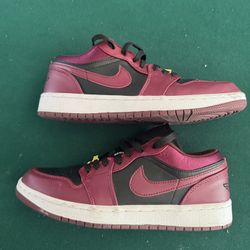 Nike Air Jordan 1 Low SE Dark Beetroot Black Gold Size 8.5 Women’s Retro Sneakers