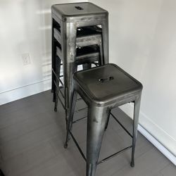 Bar stool