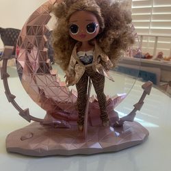 Bratz doll and Stand/stage