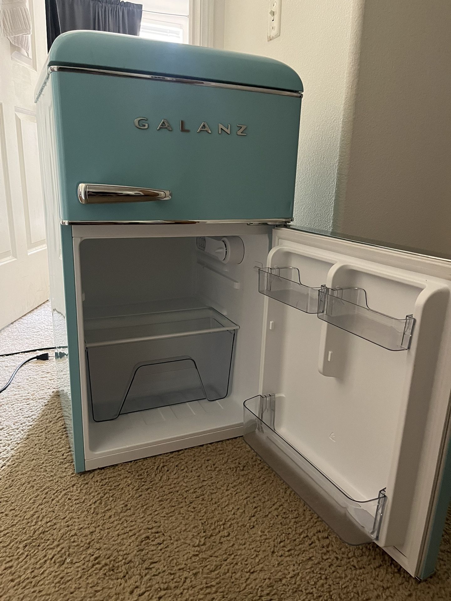 Galanz Mini Fridge