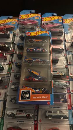 Hot Wheels 2021 HW Race Team 5 Pack NIB Including 2 additional Hot Wheels
