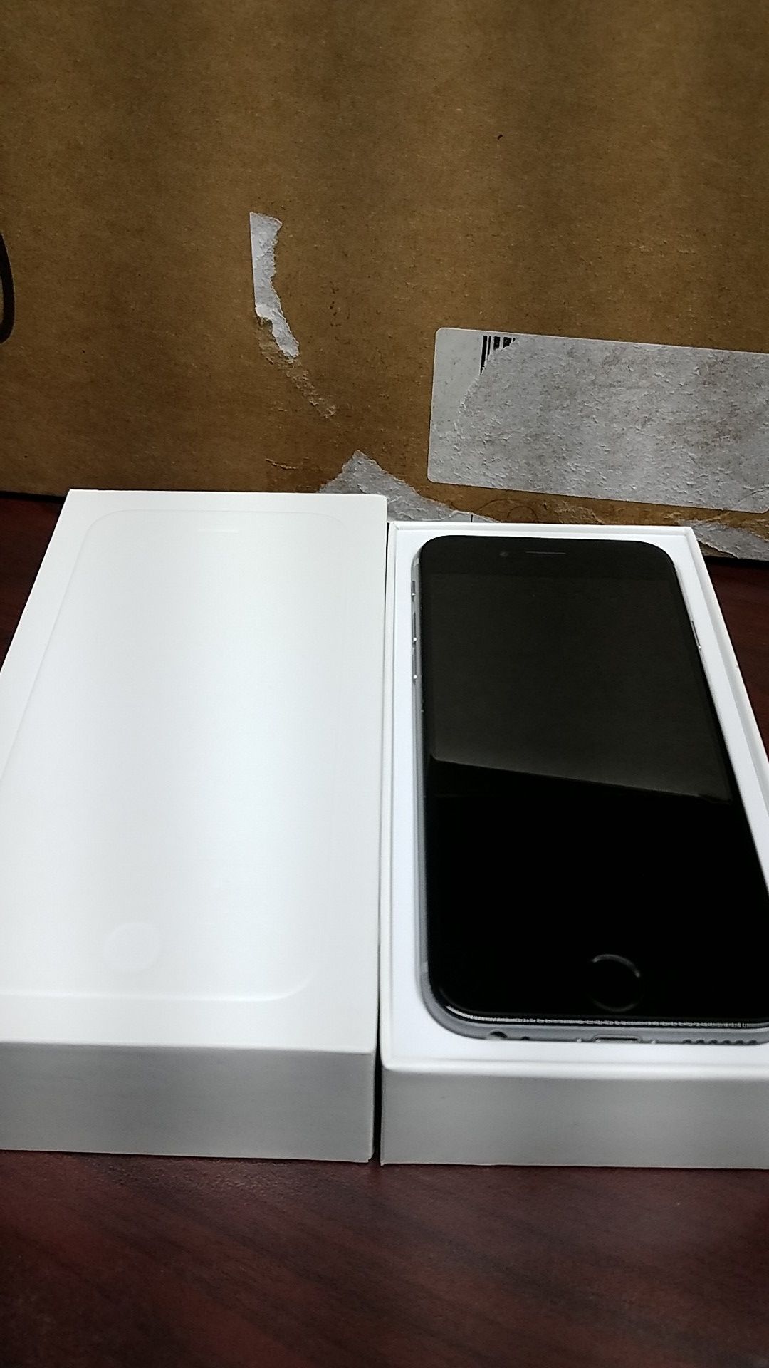 iPhone 6 16GB Silver Unlocked.