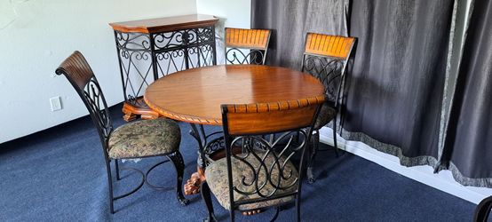 Dinning Table and Chairs