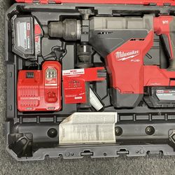 Milwaukee M18 FUEL 1-3/4 Inch SDS MAX Rotary Hammer Kit with 12.0 Battery