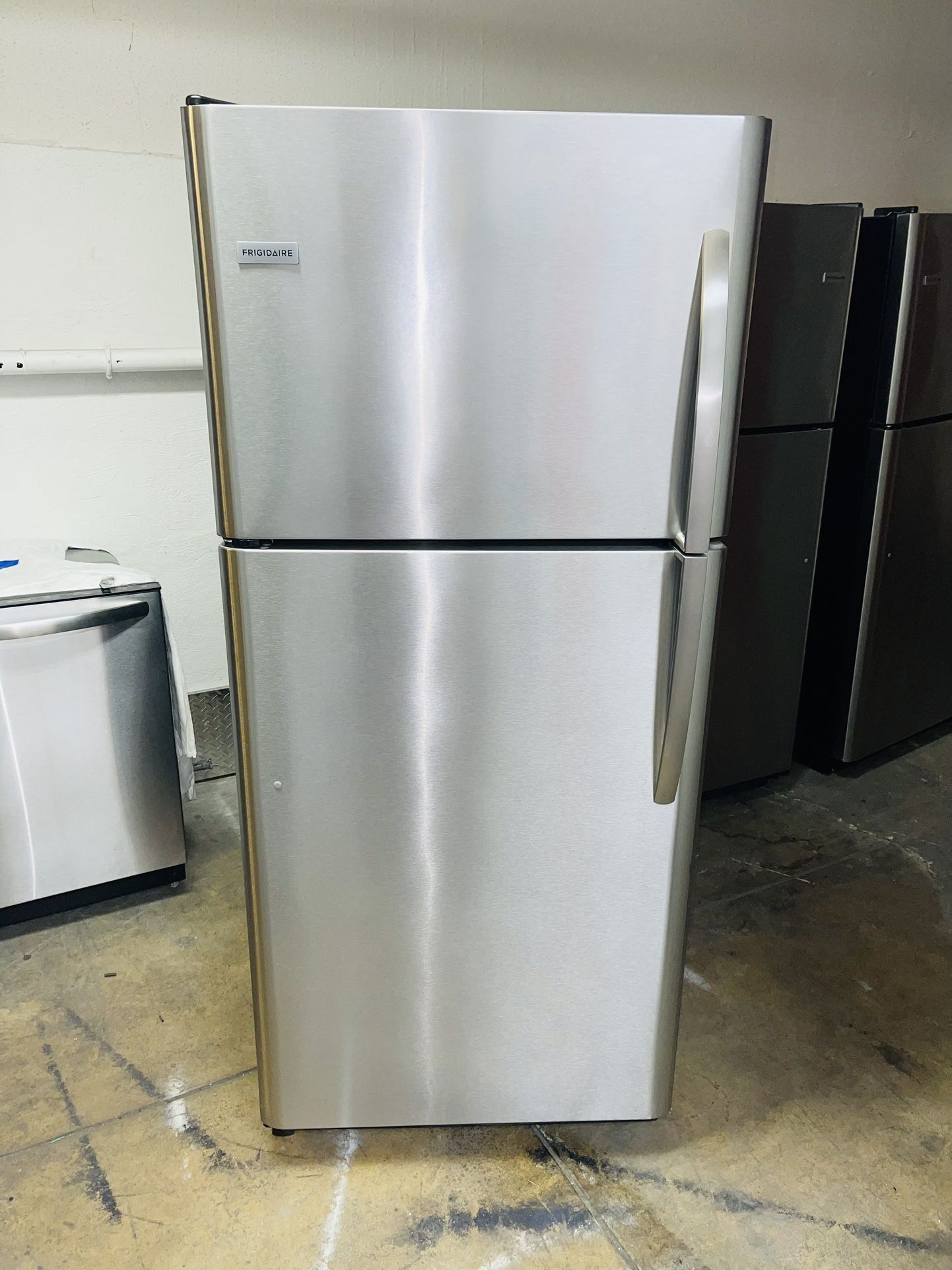 frigidaire refrigerator 30X68X28 stainless steel in very perfect condition, condition a receipt for 60 days warranty