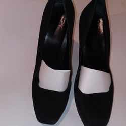 Gucci Black Pomp High Heels Shoes. Size 10