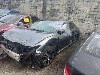 Nissan maxima