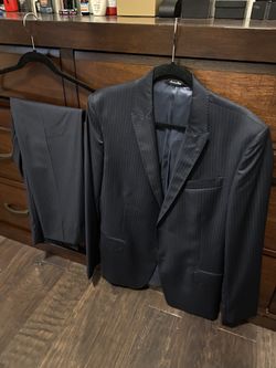 Men’s navy Italian Suit 38R Medium