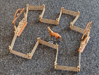 Schleich Paddock w/ Gate & Horse (42434)