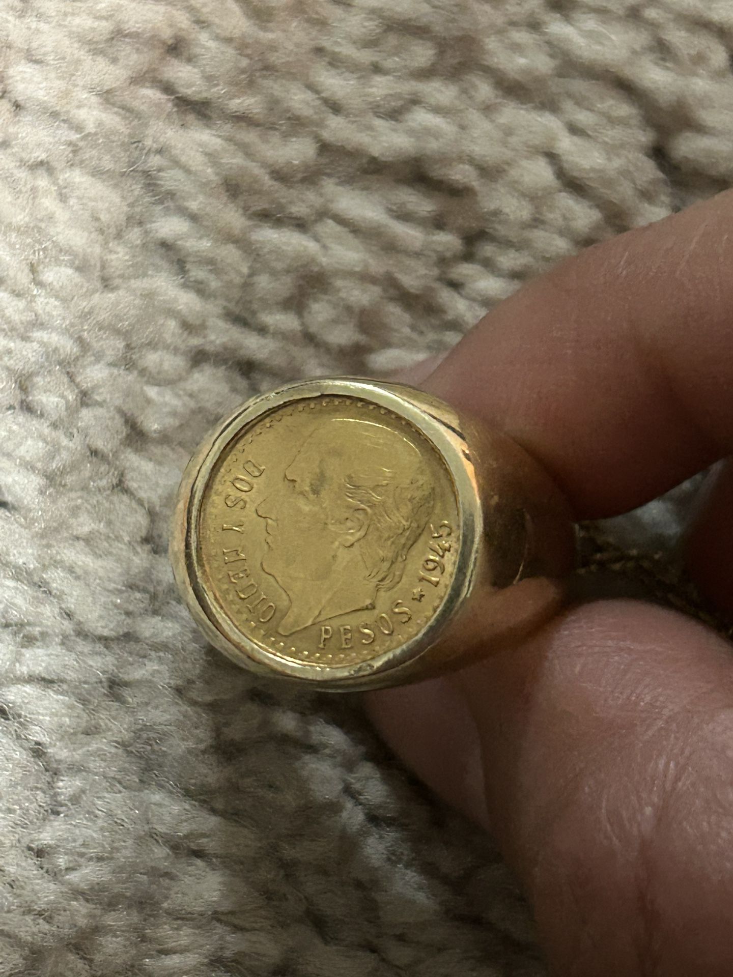 Vintage 1945 Mexican DOS Y MEDIO Pesos Coin Set In Yellow Gold RING