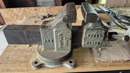 Simply Gray Steel Slide Bench vice