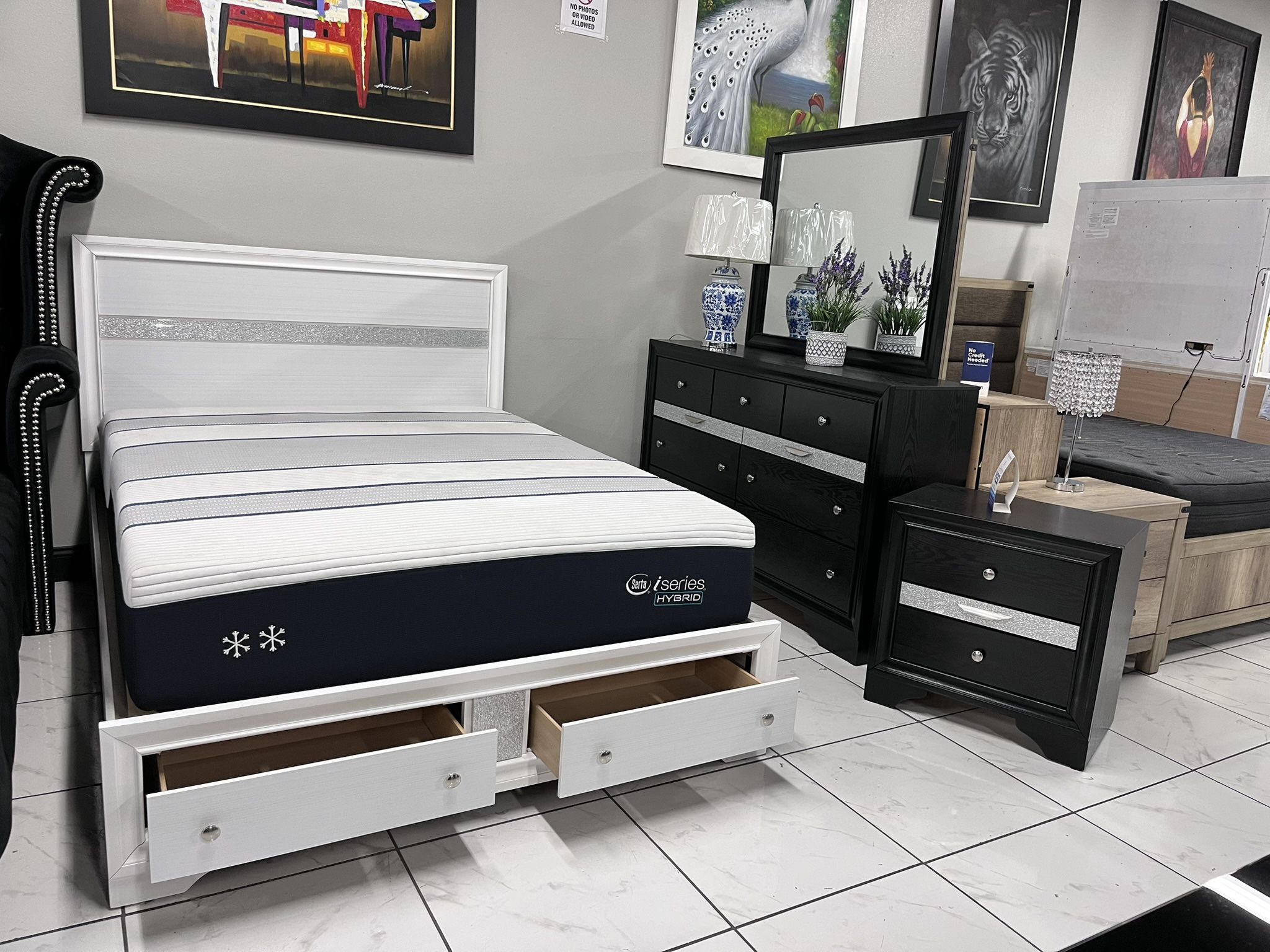 4pc Queen Bedroom Set 🤍🖤 Black Or White Color Available
