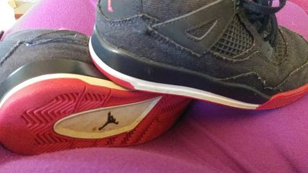 SIZE 2 YOUTH SHOES BLACK AND PINK