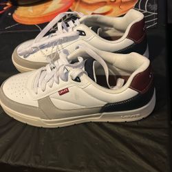 Men Levi’s gym shoes