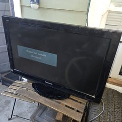 Panasonic TC-L32X1
32" VIERA® X1 Series 720p LCD HDTV