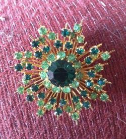 Vtg Austrian crystal brooch