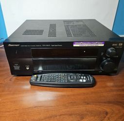 Pioneer VSX D850S 6.1 Channel 660 Watt Receiver With OEM Remote Bundle