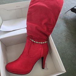 NEW red boot high heels NEVER WORN - $40 (Lakeland)
