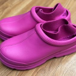 UGG Pink  Tasman Waterproof Taffy Slip On Foam Clogs Shoes Women’s US Size 10