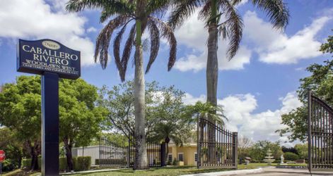 🌹 Dos Criptas de Mausoleo Juntas – Caballero Rivero Woodlawn West, Miami – Ubicación Ideal en el Segundo Piso