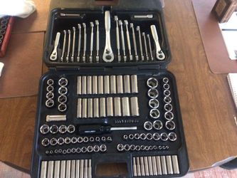 Vintage Craftsman 140 Pc 6 Pt Metric & SAE Socket and Wrench Set (Like New)